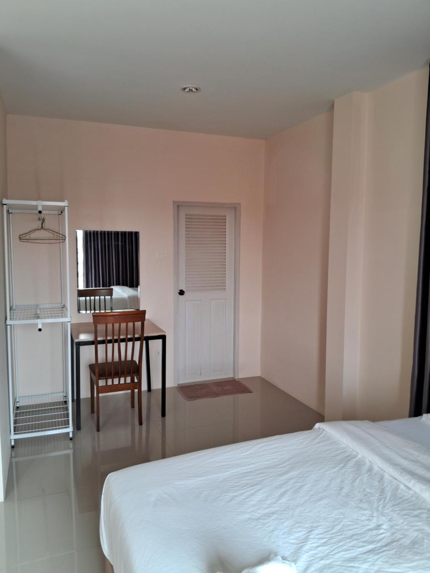 เคทู เกสเฮาส์ Hotel Chonburi Buitenkant foto